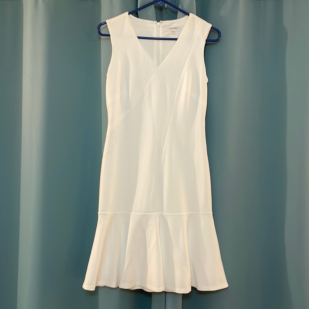 NWT white Calvin Klein fitted dress, size 2